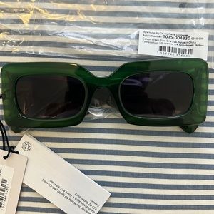 NWT Big Green Chunky Sunglasses